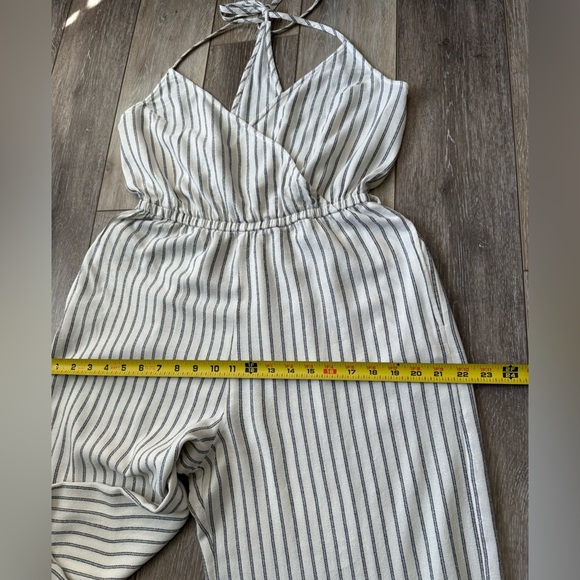 🛍️ Love stitch crop jumpsuit with wrap style top excellent condition. - Picture 10 of 13